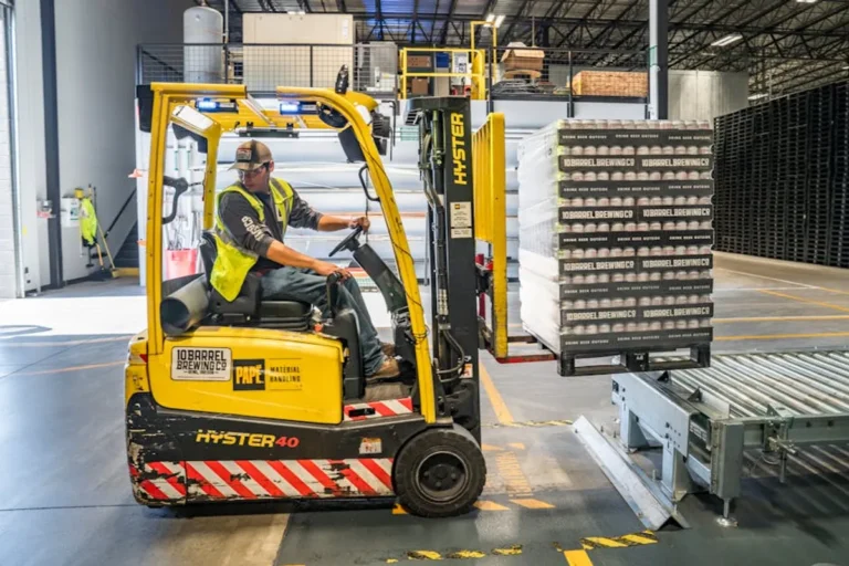 Best Materials Handling Equipment for Warehouses