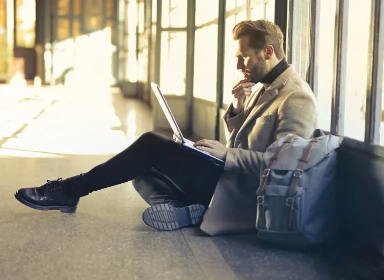 Bloggerstopics Explained: Business Search Intent, Features, and Alternatives