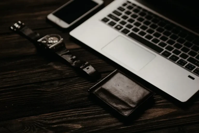 lapzoo.com for industrial buyers: Search Intent, Context, and Content Ideas