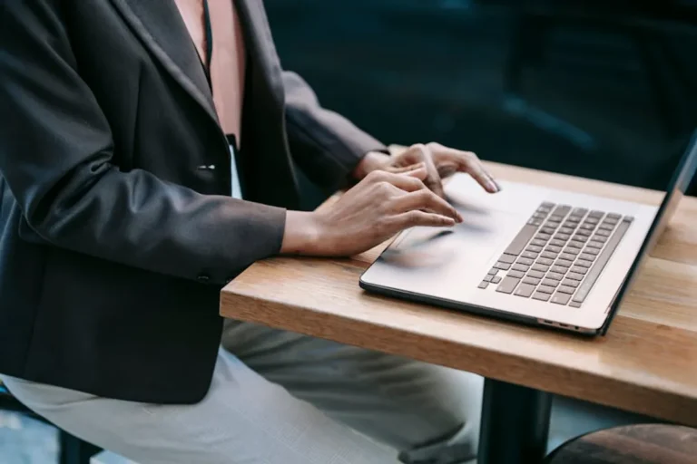 Techlawnews Explained: Business Search Intent, Features, and Alternatives